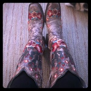 Corral boots / worn twice.